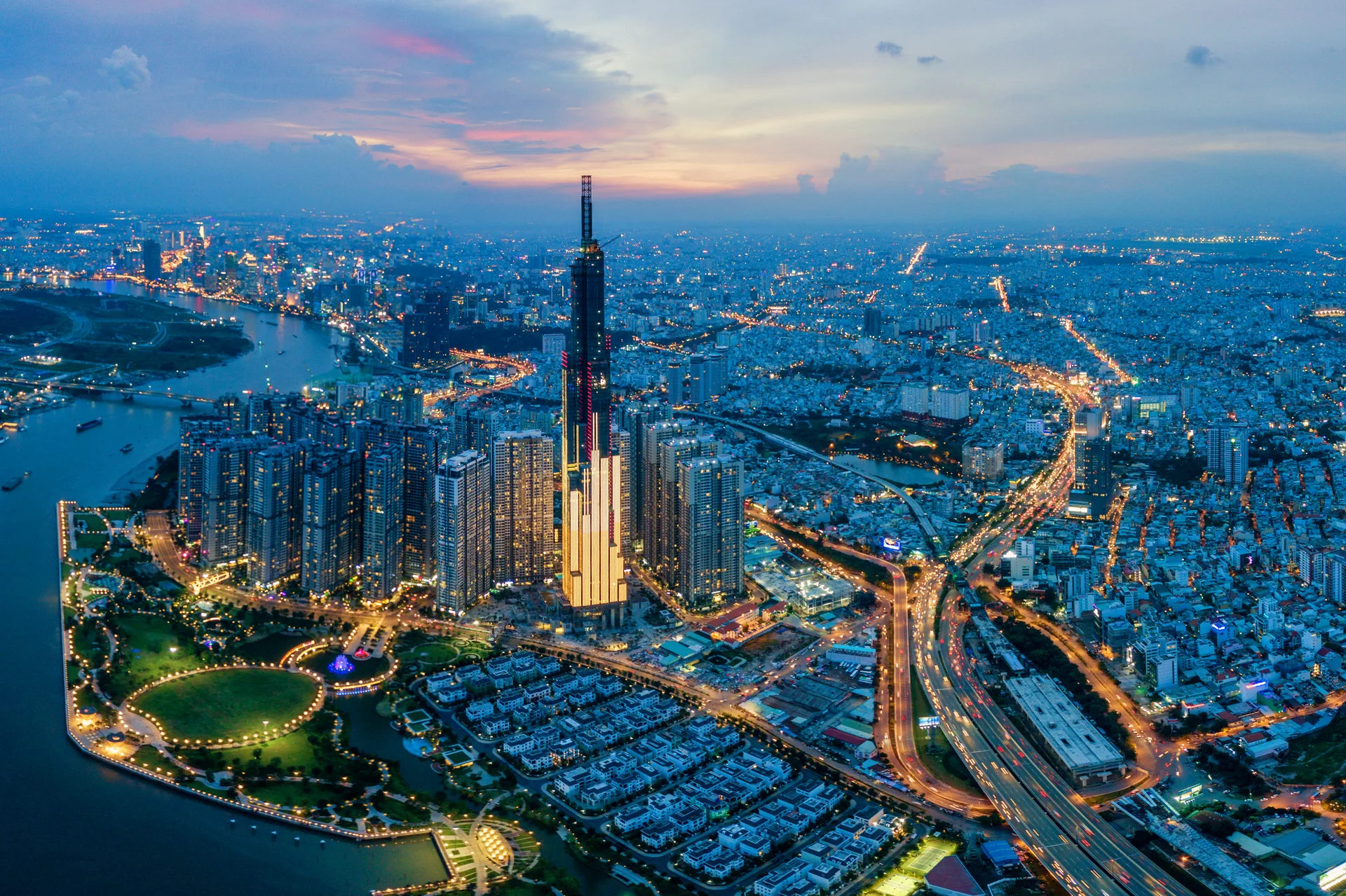 Hệ sinh thái đầu tư WSA · Zeus Group